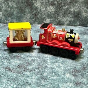 Thomas & Friends James & Bee Car  metal Red and Yellow Train Engine